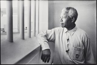 Jürgen Schadeberg - Nelson Mandela in his cell on Robben Island (Revisit)