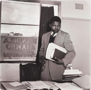 Jürgen Schadeberg - Nelson Mandela in his Law Office