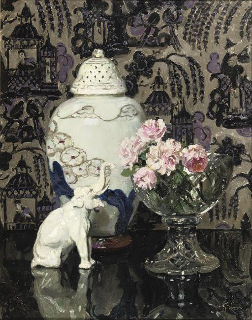 Jules-Alexandre Grün - Still life with porcelain elephant and roses in a glass bowl