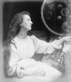 Julia Margaret Cameron - Elaine the Lily-Maid of Astolat