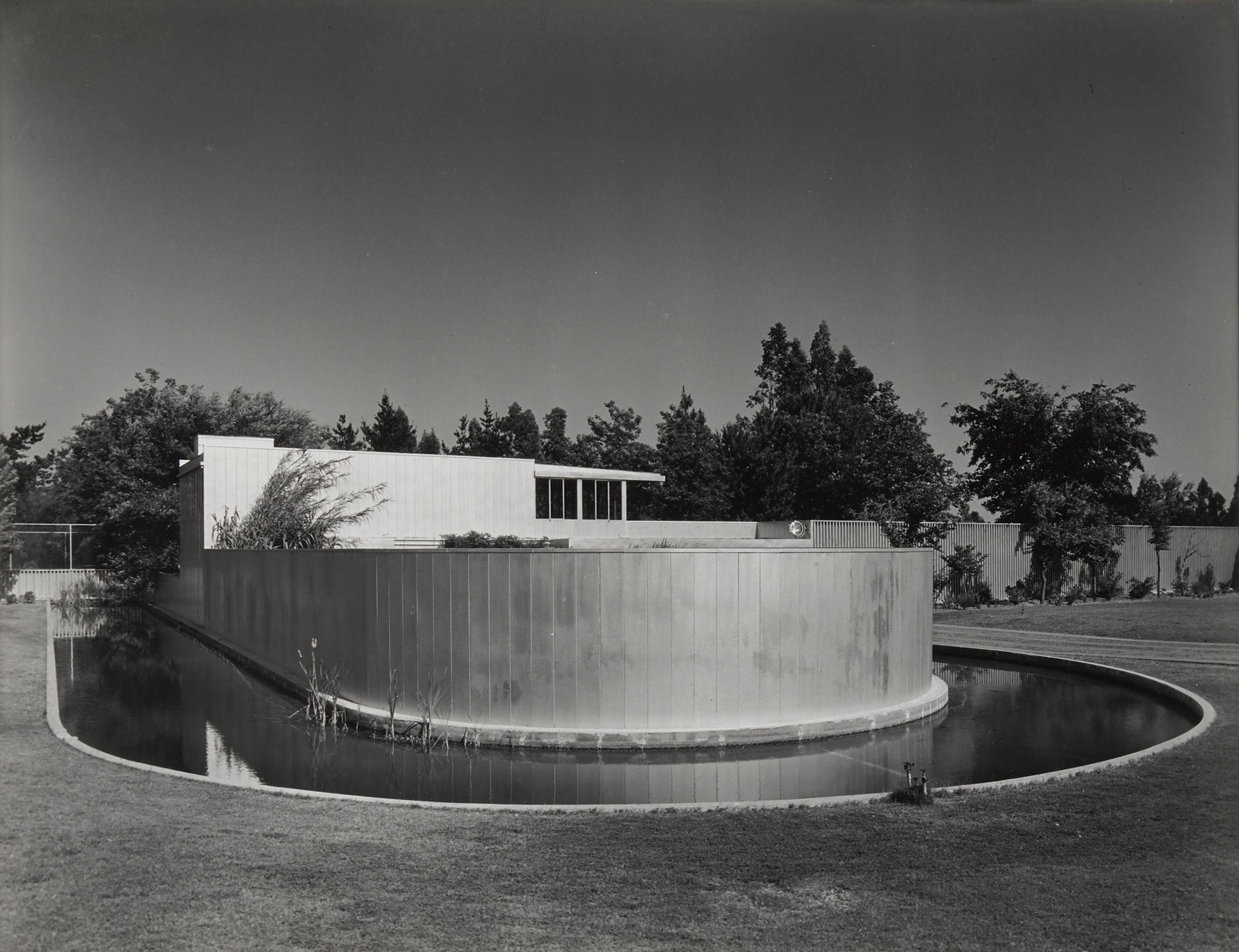 Julius Shulman - Set of Six Photographs of Richard Neutra\'s Von Sternberg House, Northridge, California