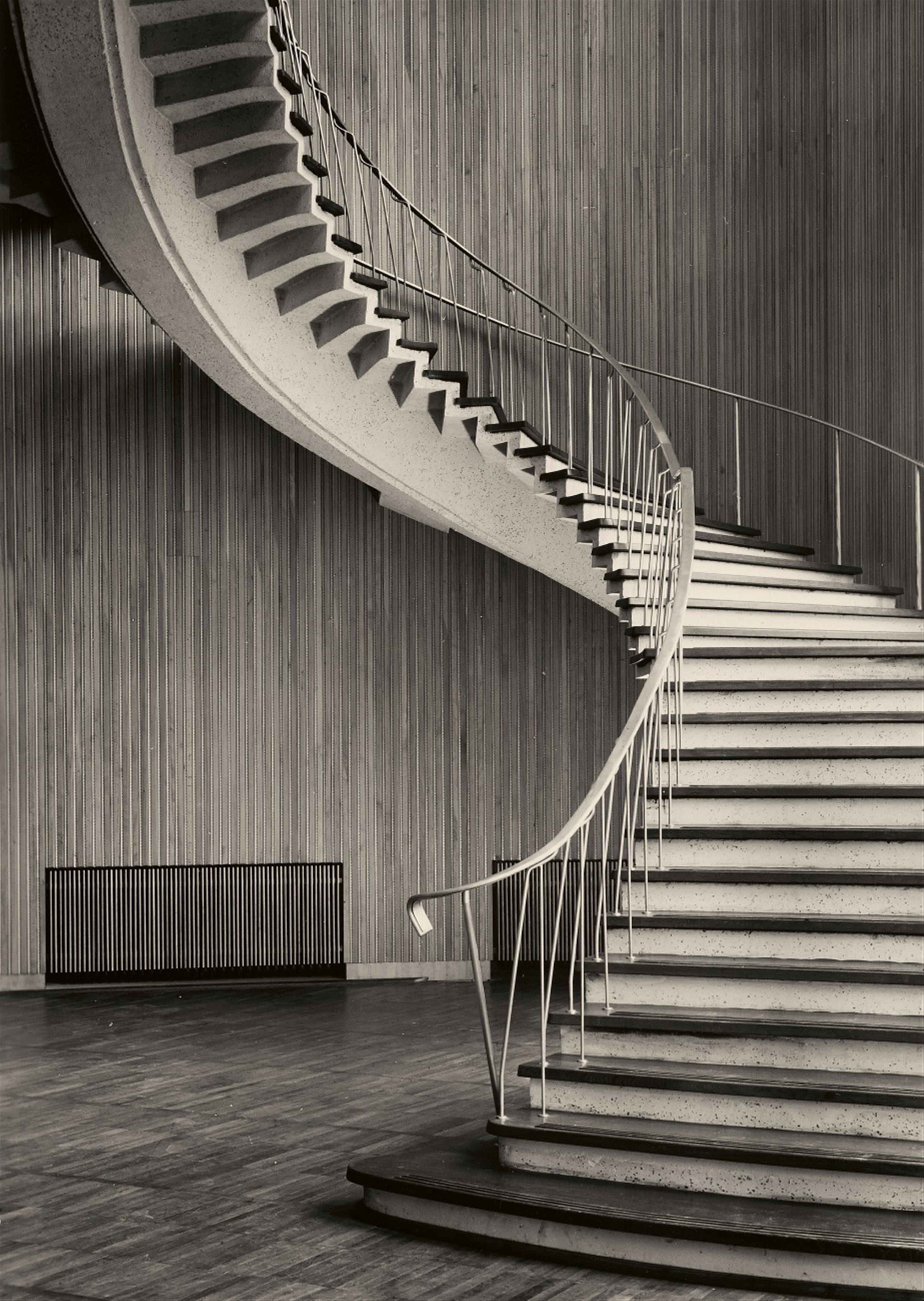 Karl Hugo Schmölz - Foyer WDR, Treppe zum Obergeschoss