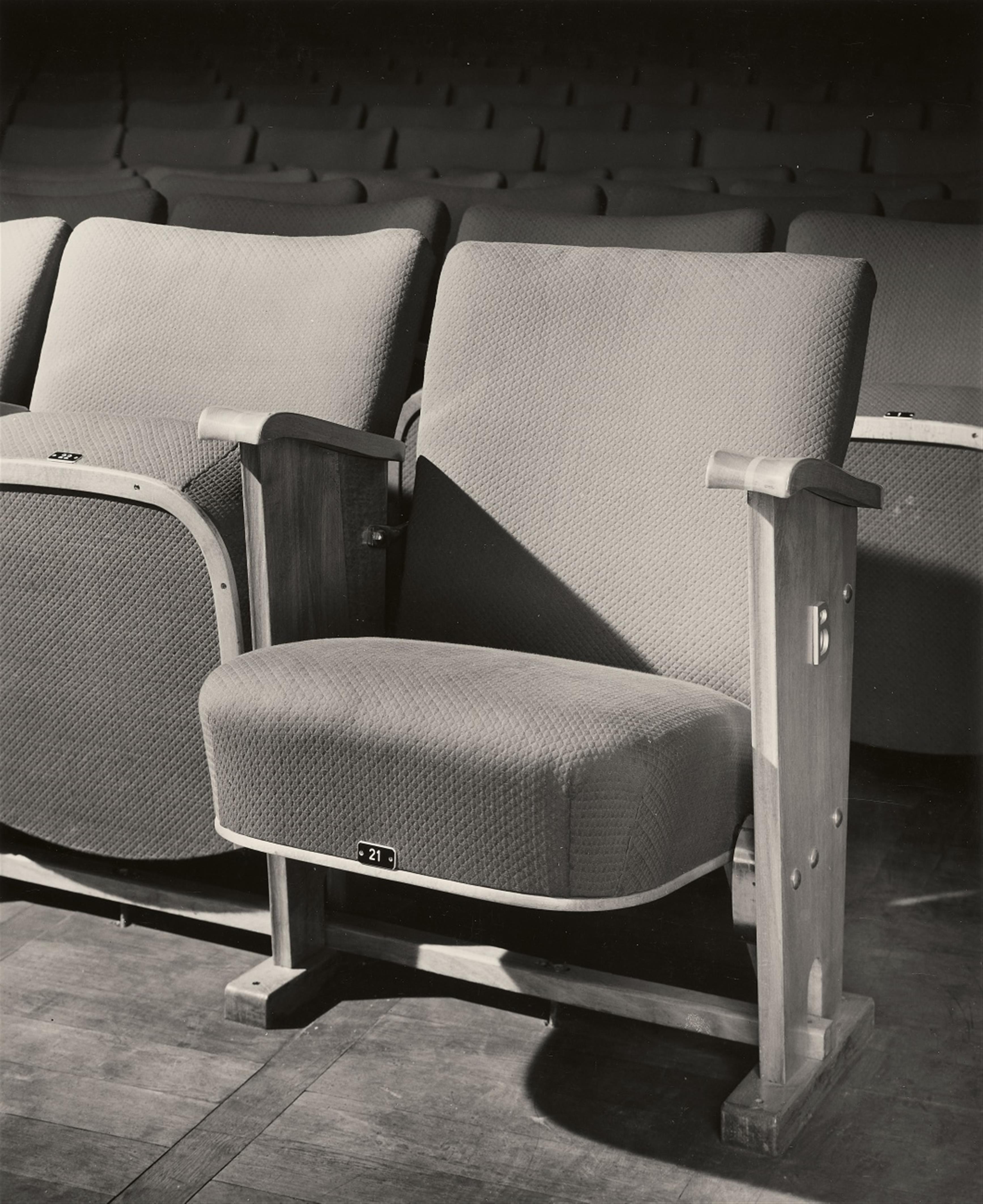 Karl Hugo Schmölz - Funkhaus, Polstergestühl im Großen Sendesaal