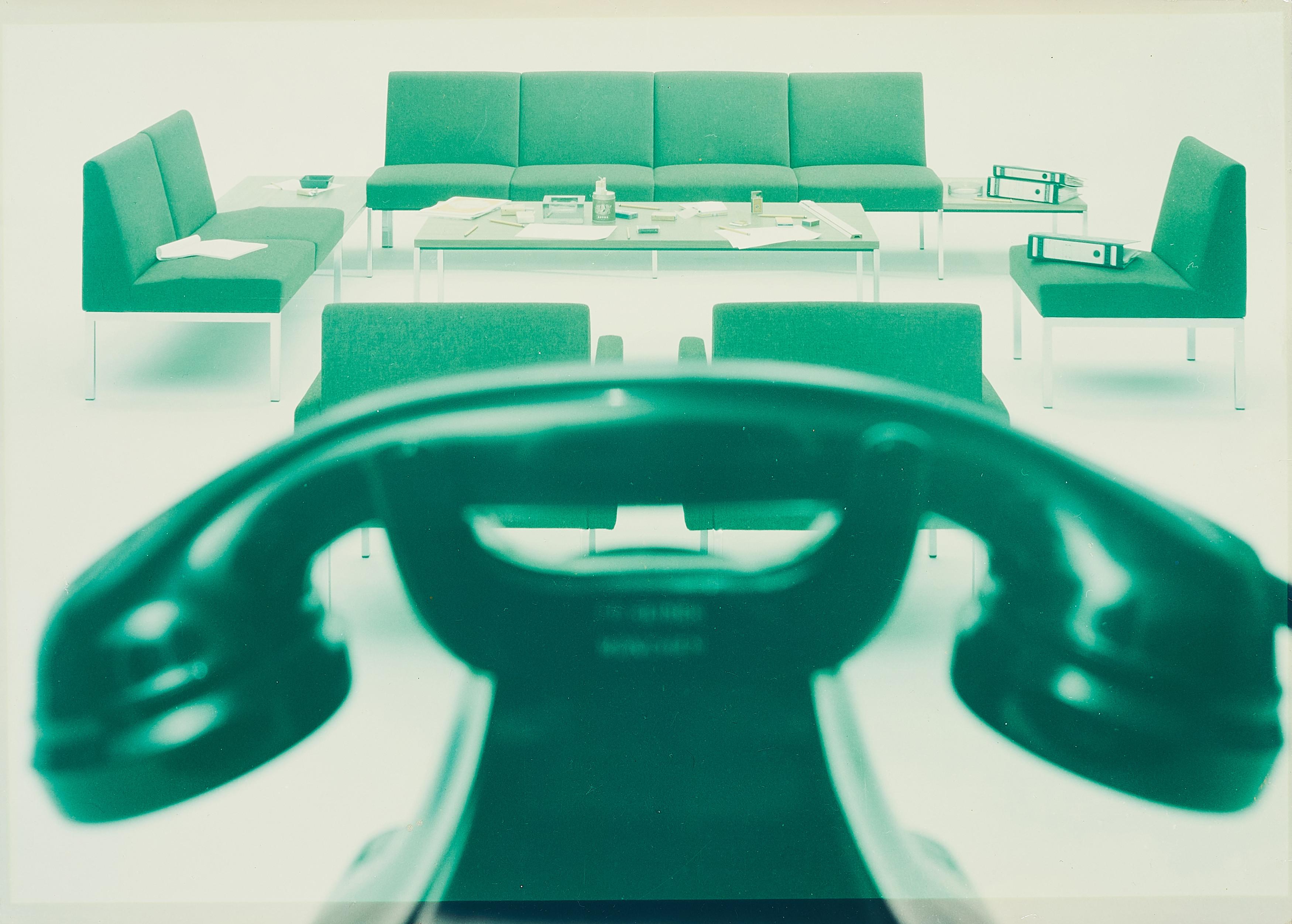 Karl Hugo Schmölz - Sitzgruppe mit Telefon für Wilkhahn.