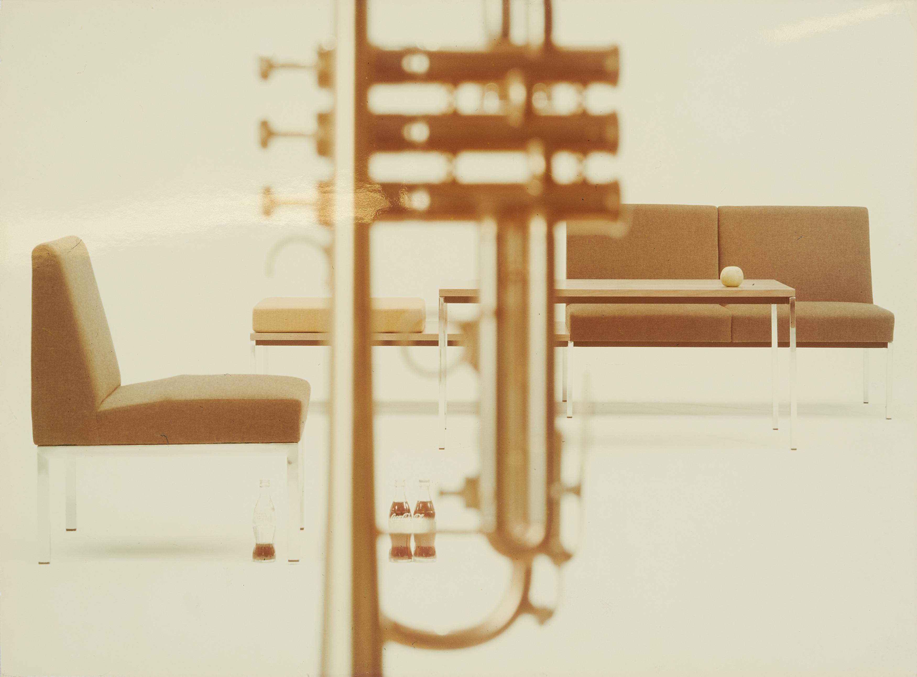 Karl Hugo Schmölz - Sitzgruppe mit Trompete für Wilkhan.