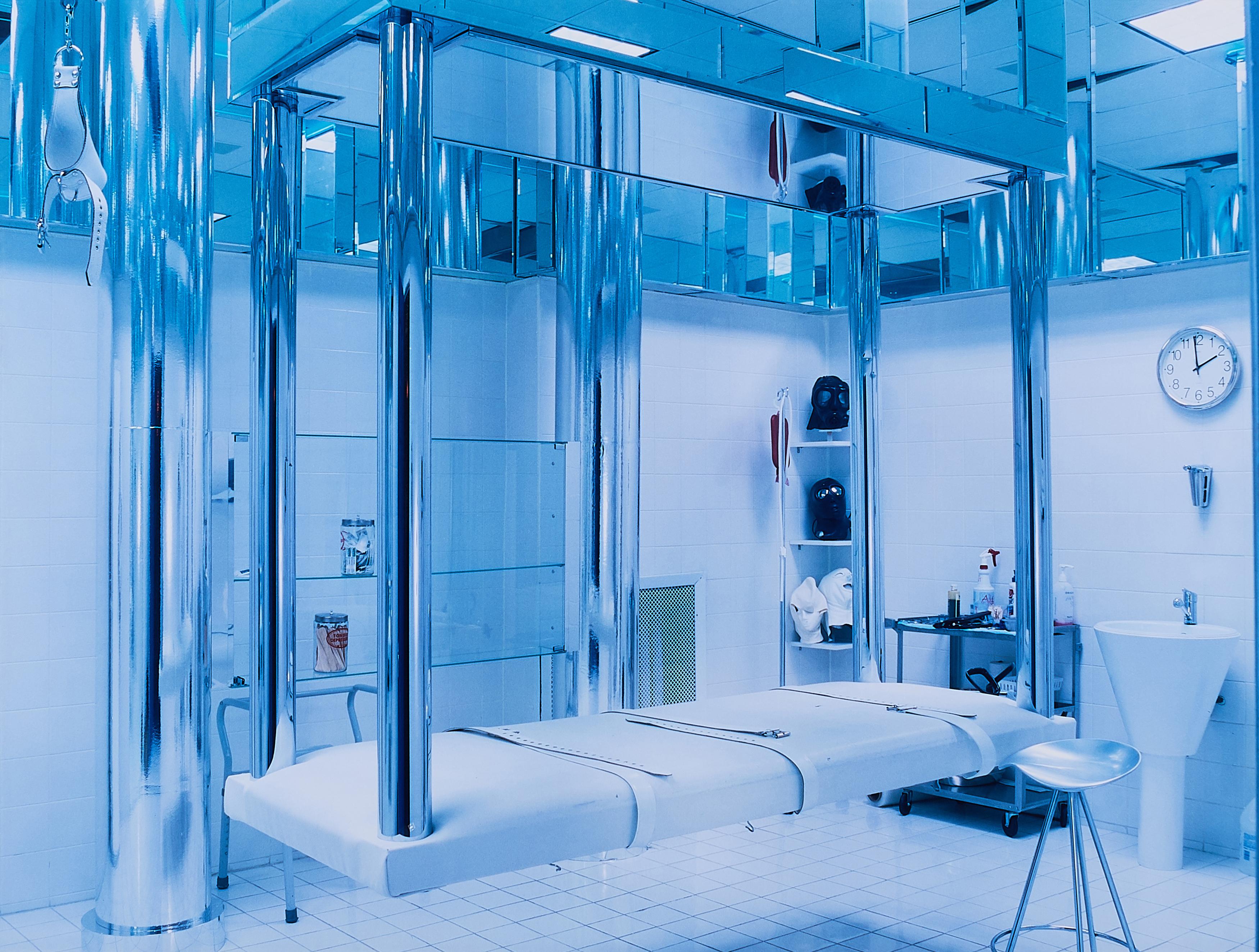 Katharina Bosse - Operating Room. Aus: Reich der Zeichen, Reich der Sinne