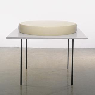 Katharina Fritsch - Tisch Mit Käse