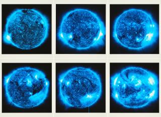 Katharina Sieverding - Die Sonne um Mitternacht schauen.