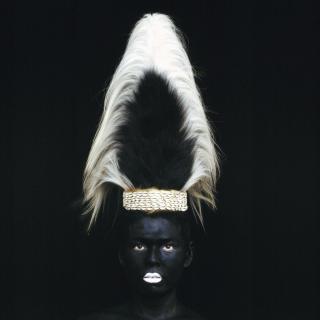 Kimiko Yoshida - La Mariée Kamba (Kenya), 2003Chromogenic Print. Diasec Mounted. On The Reverse, Signed, Titled, Dated, Numbered 7/8 In Black Felt Tip Pen And With Information On The Print On An Artist\'S Label .