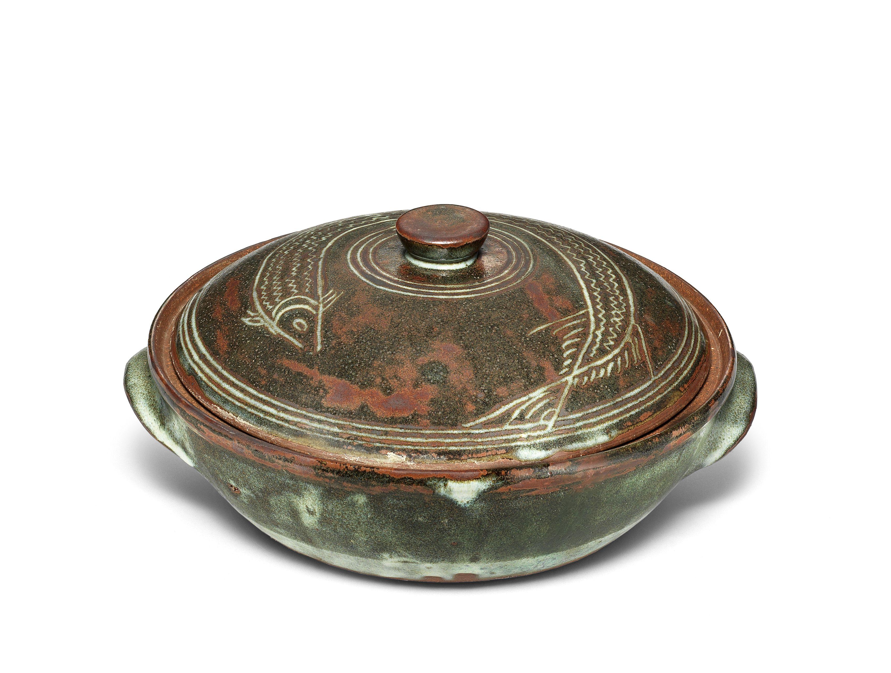 Ladi Kwali - A tureen with lid 16 x 34.5 x 31.5cm (6 5/16 x 13 9/16 x 12 3/8in).