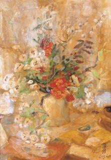 Le Pho - Vase of flowers on a table
