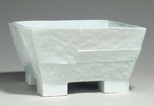 Lee Gee-Jo - Large Footed Basin