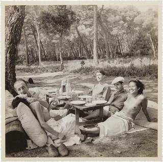 Lee Miller - Picnic, Mougins (Nusch and Paul Eluard, Roland Penrose, Man Ray and Ady Fidelin)