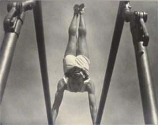 Leni Reifenstahl - Am Barren, 1936