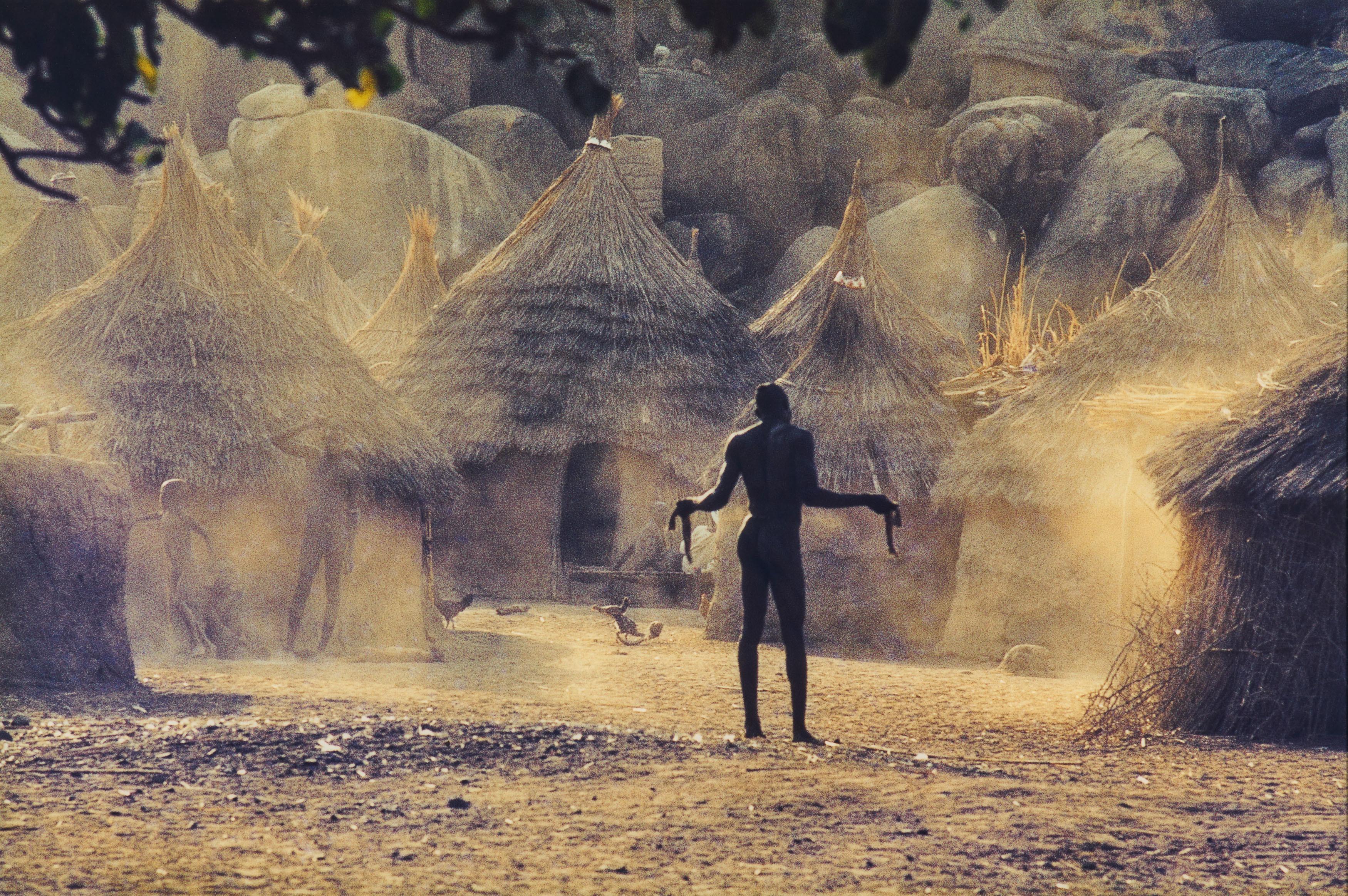 Leni Riefenstahl - Mann im Staub (Aus: Nuba).