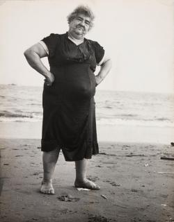 Leon Levinstein - Untitled, Coney Island [woman on the beach]