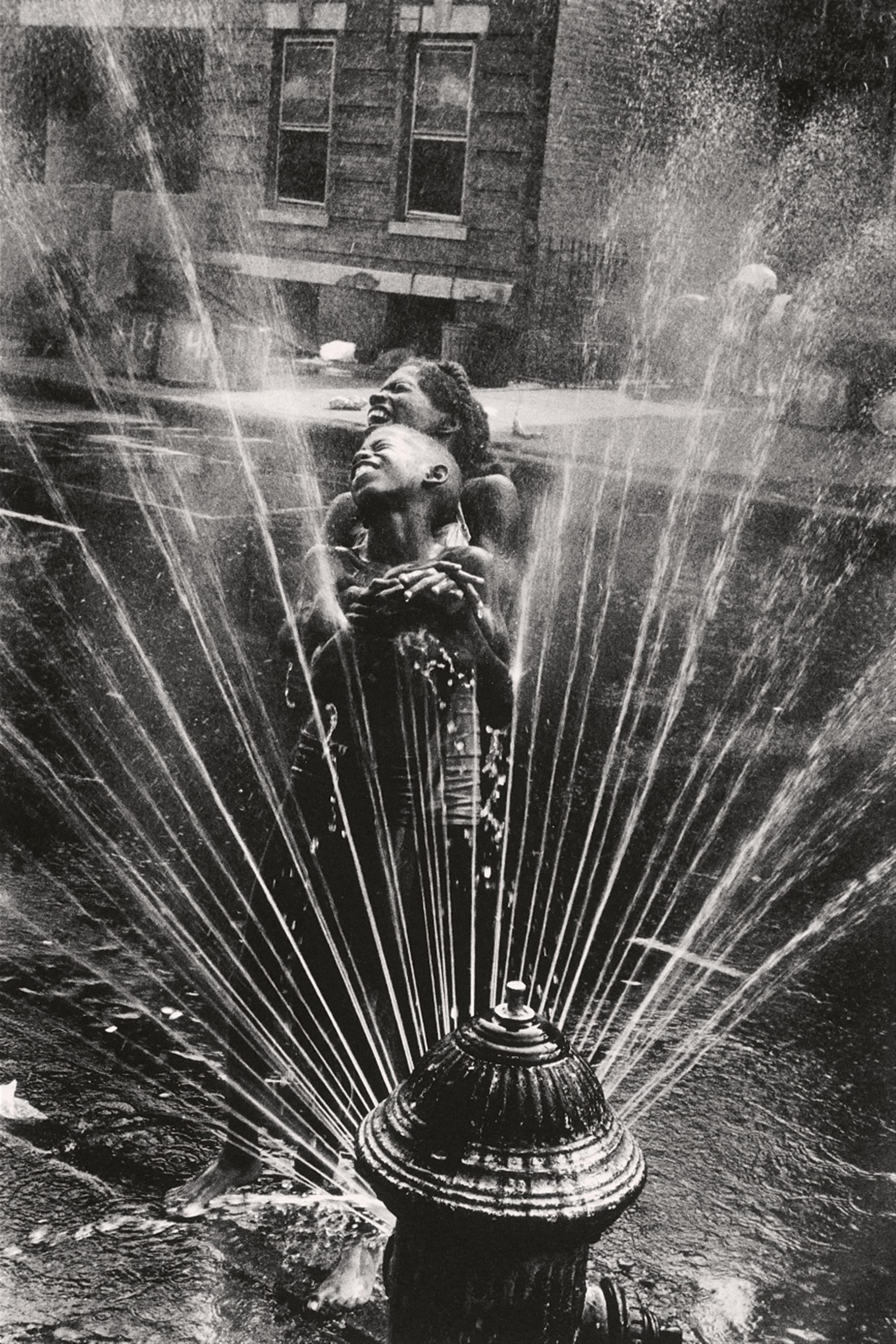 Leonard Freed - Hydrant, Harlem, New York