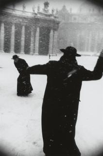 Leonard Freed - St. Peter\'s Square, Rome, Italy