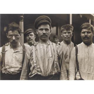 Lewis W. Hine - Russian Steel Workers, Homestead, Pennsylvania, 1909
