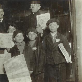 Lewis Wickes Hine - Selected Images of Newsies, Buffalo, New York 2