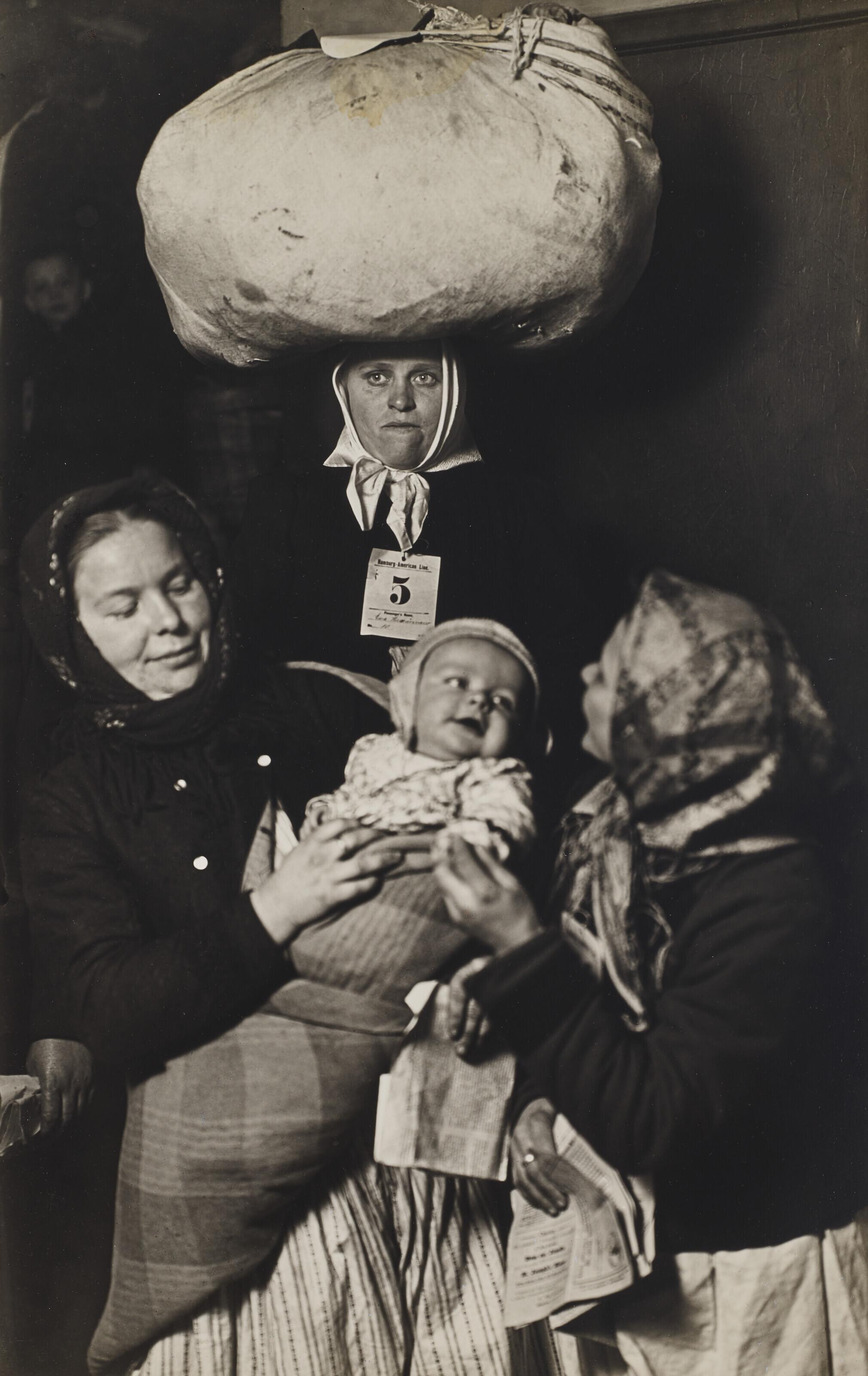 Lewis Wickes Hine - Slavic Mother and Child at Ellis Island, 1905
