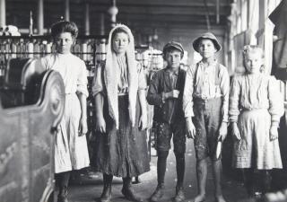 Lewis Wickes Hine - Spinners and Doffers