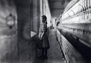 Lewis Wickes Hine - Ten-year-old spinner in a Carolina cotton mill