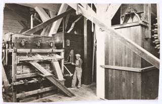 Lewis Wickes Hine - Wash Coop. egg & Poultry assoct.