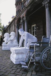 Lin Yilin - I Am On The Right