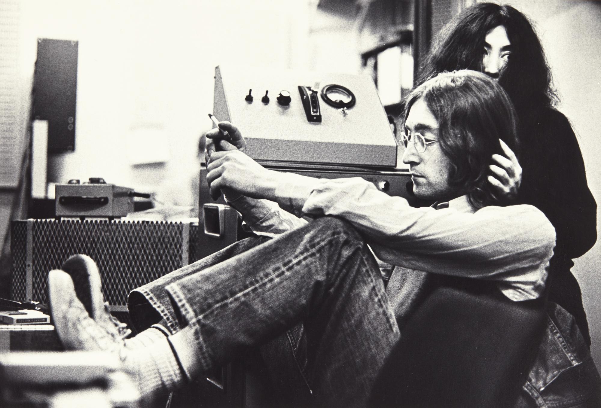 Linda Mccartney - John Lennon And Yoko Ono, 1968