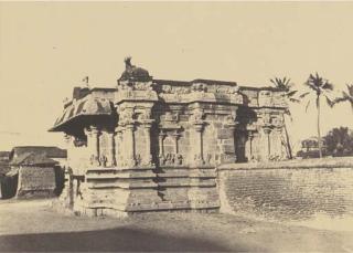 Linnaeus Tripe - Madura: Trimul Naik\'S Choultry, Portico; Basement Of Gopurum, Each 1858