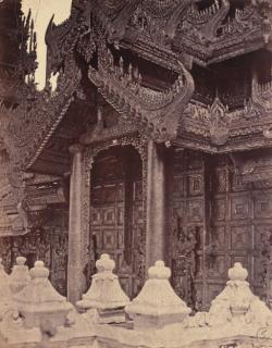 Linnaeus Tripe - Temple porch detail, Burma, 1855