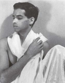 Lionel Wendt - Male nude with drapery