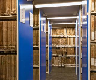 Liu Bolin - Paris No. 6, Paris Archives.