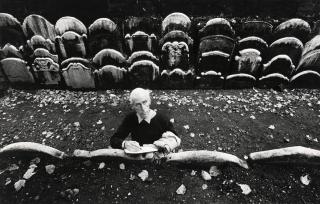 Lord Snowdon - John Piper in the churchyard of St Anne\'s, Limehouse, early 1960s