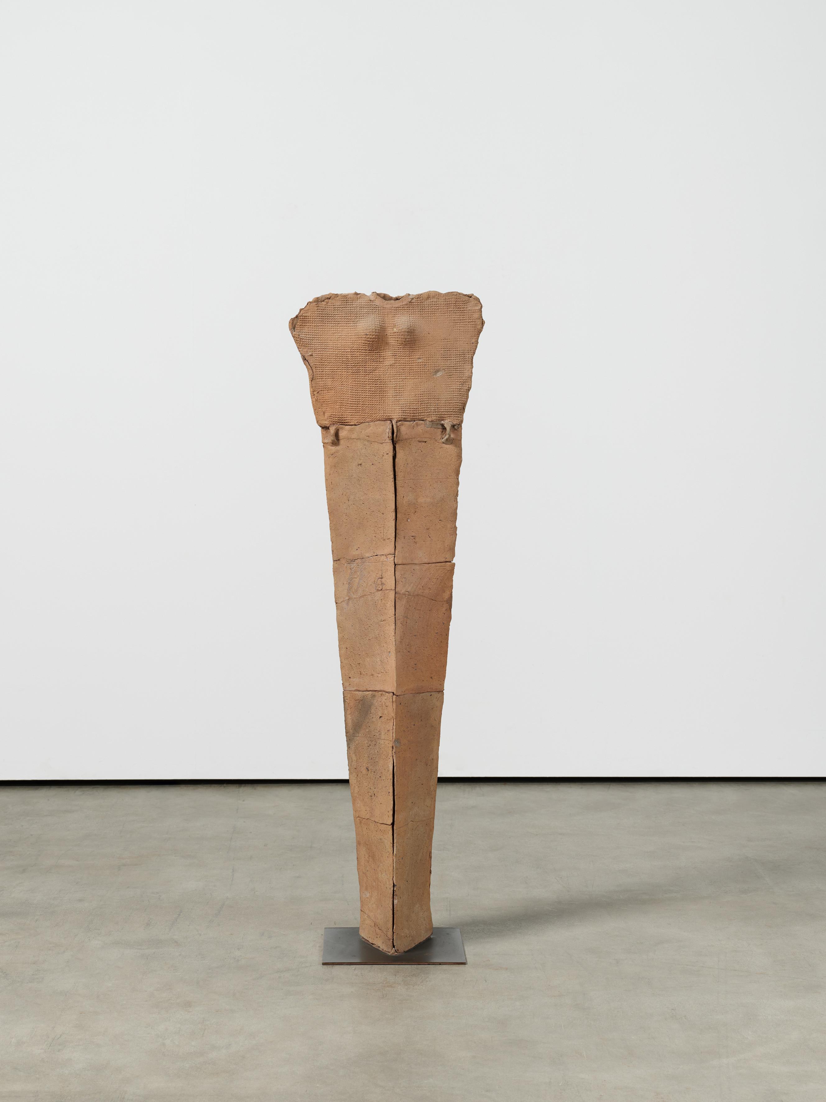 Lothar Fischer - Große Dreikantstele II.