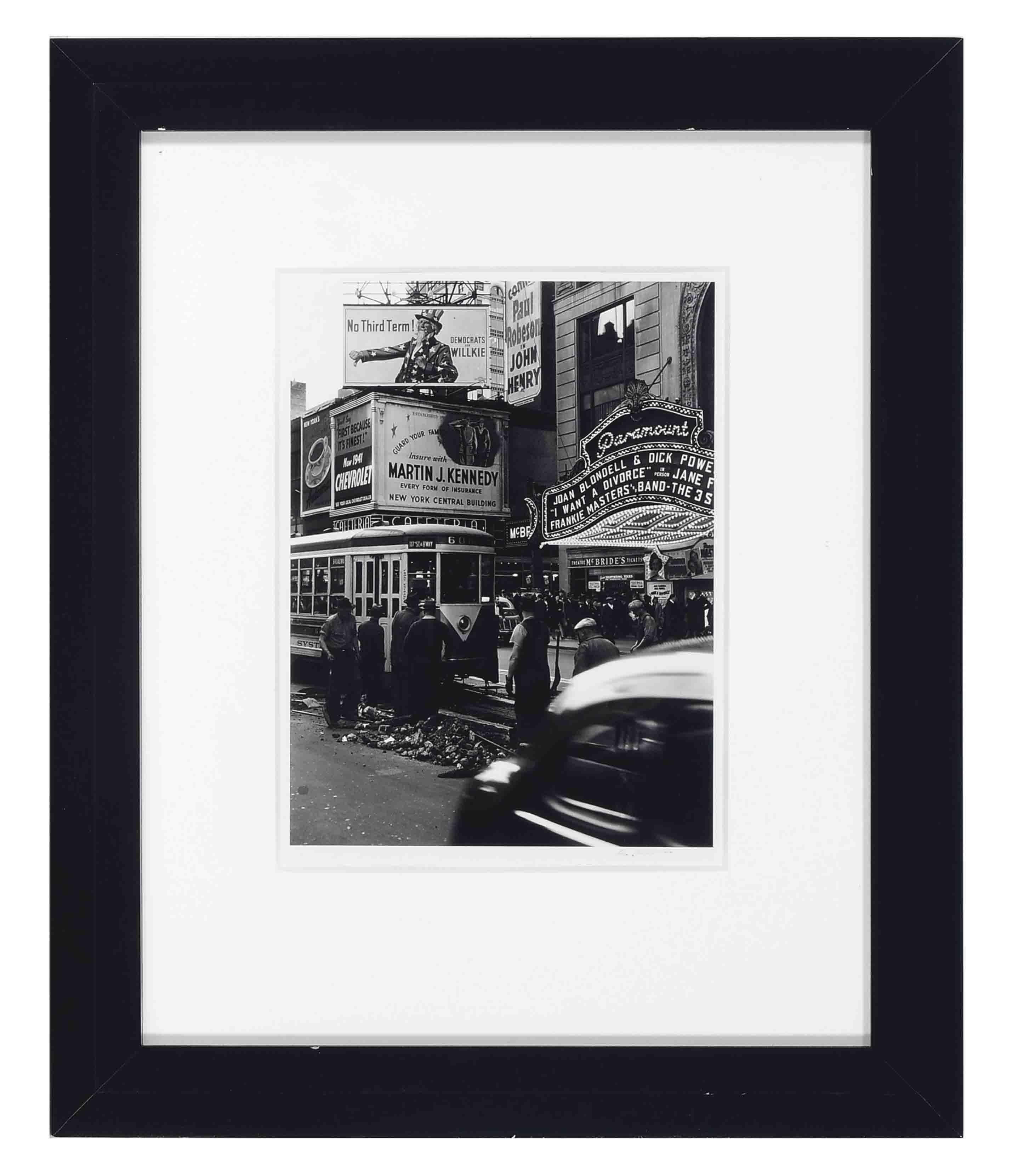 Lou Stoumen - Times Square, 1940