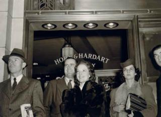 Lou Stoumen - Times Square, New York, 1940