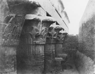 Louis De Clercq - Esnéh, Les Chapiteaux et le Sommet des Colonnes du Temple; Kalaat-El-Hosn, Première Enceinte; Djebel-El-Selceleh, Tombeaux; and Balianeh ou El-Madsouneh, Vue d\'un Village.