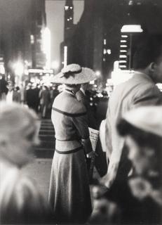 Louis Faurer - Looking torward Time Square, NYC, 1947-1950