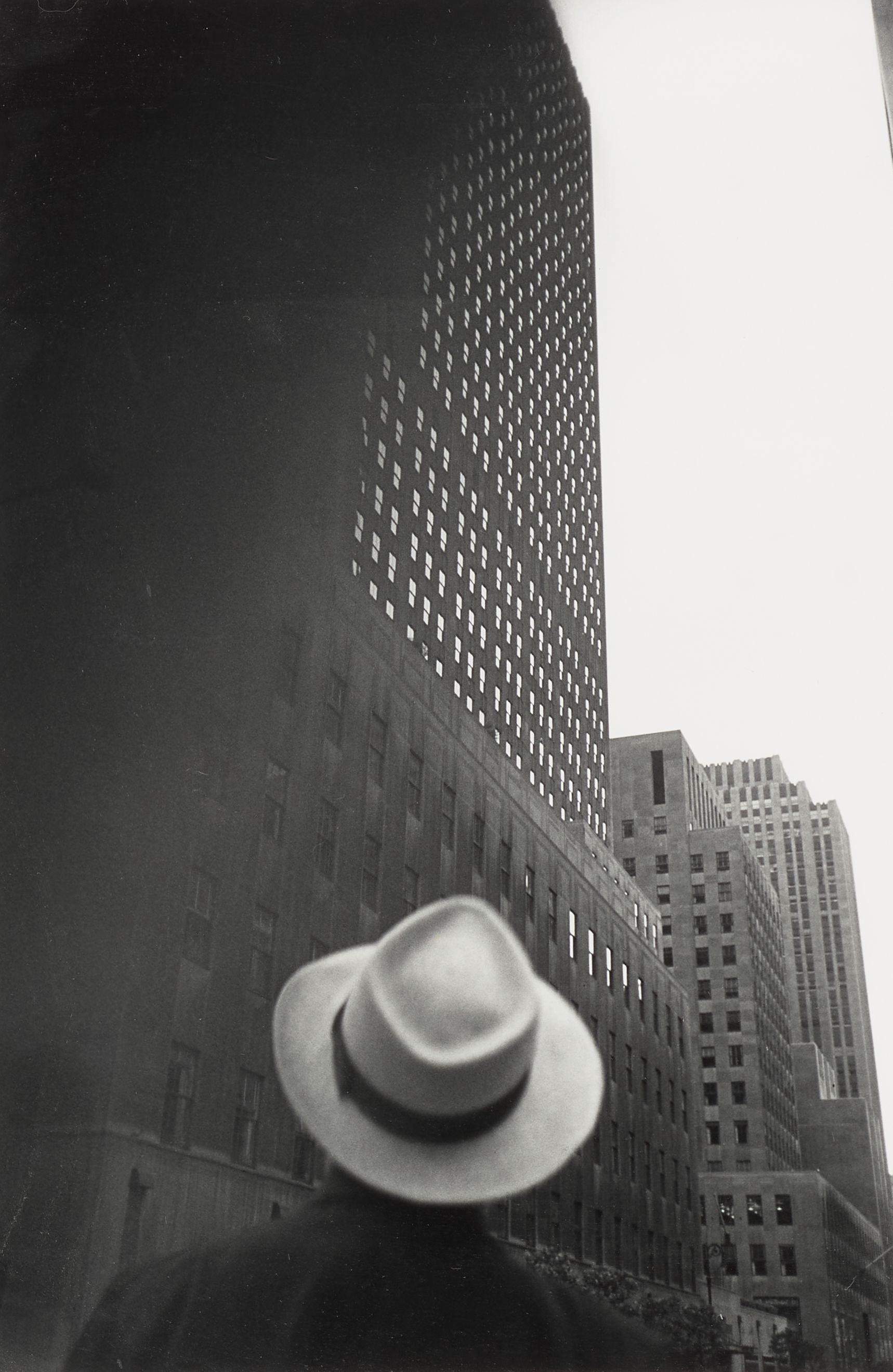 Louis Faurer - Looking Toward the RCA Building, Rockefeller Center