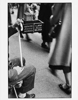 Louis Faurer - Market St. (Philadelphia).