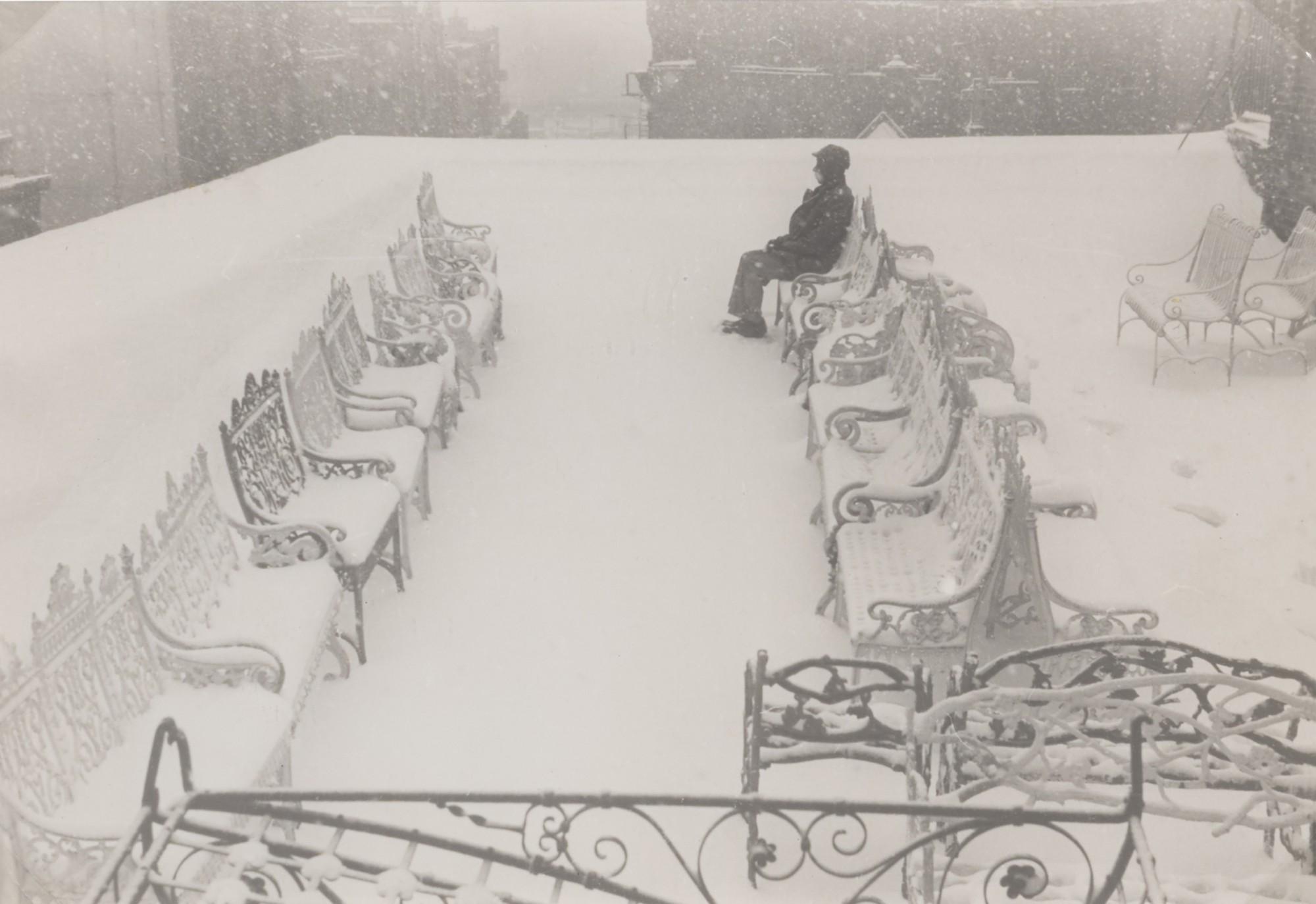 Louis Faurer - New York (Snow Covered Roof)