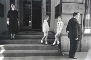 Louis Faurer - Outside the Ritz Bar, New York, c. 1948