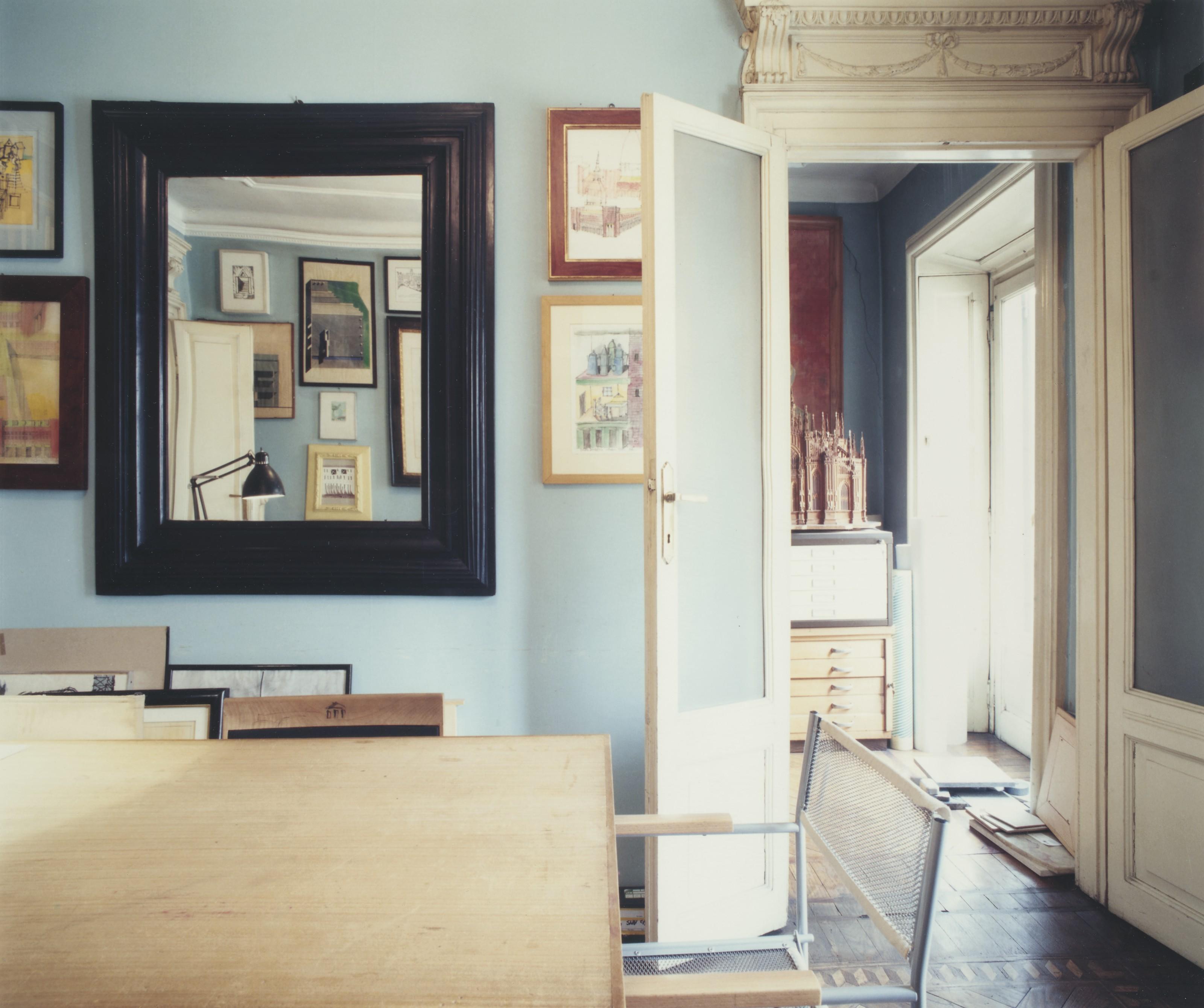 Luigi Ghirri - Milano, Studio di A. Rossi (n°405), 1989