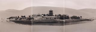 Lynn Davis - Crescent Moon Spring, Dunhuang, China #18 (3-teilig).