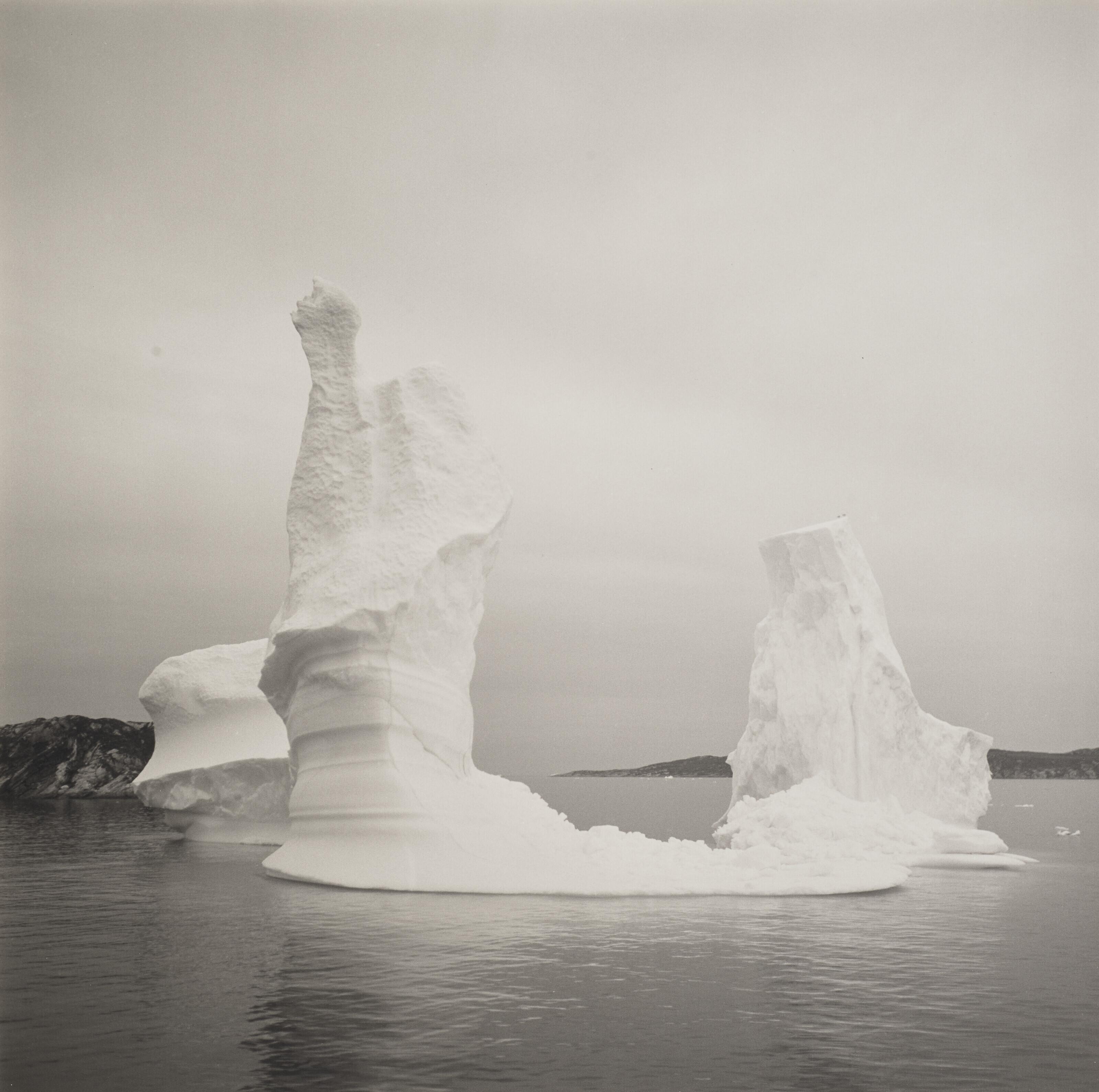 Lynn Davis - Iceberg 19, Disko Bay, Greenland, 1986