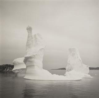 Lynn Davis - Iceberg 19, Disko Bay, Greenland, 1986
