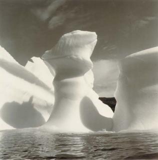 Lynn Davis - Iceberg #7, Disko Bay, Greenland, 1988