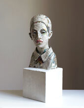 Annette Meincke-Nagy, Ungeschminkt, 2021, Zeitungspapier, 40 x 15 x 15 cm